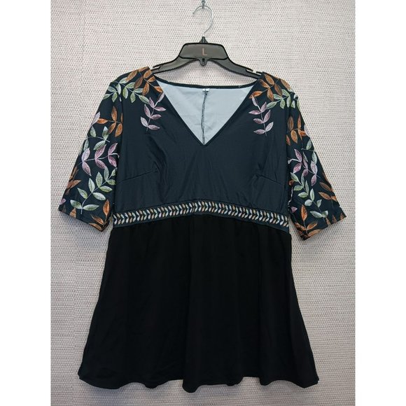 Black V Neck Blouse with Leaves Pattern and Half Sleeve Size Large - Picture 3 of 8